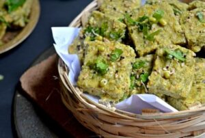 Healthy sprouts dhokla Healthy sprouts dhokla