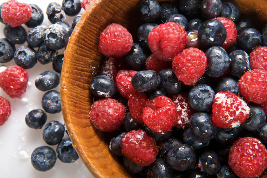 Berries weight loss health benefits