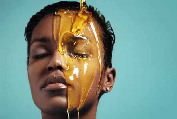 Apply honey for glowing skin Apply honey for glowing skin