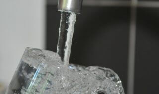 Water is must for weight loss Water is must for weight loss